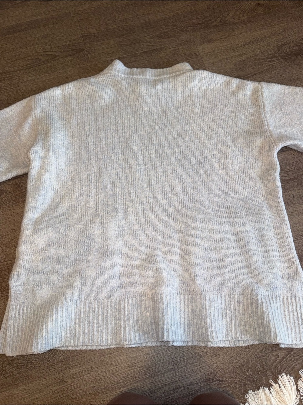 Elie Tahari - Grey Crewneck Sweater with Front Patch Pockets - Large - Picture 4 of 6